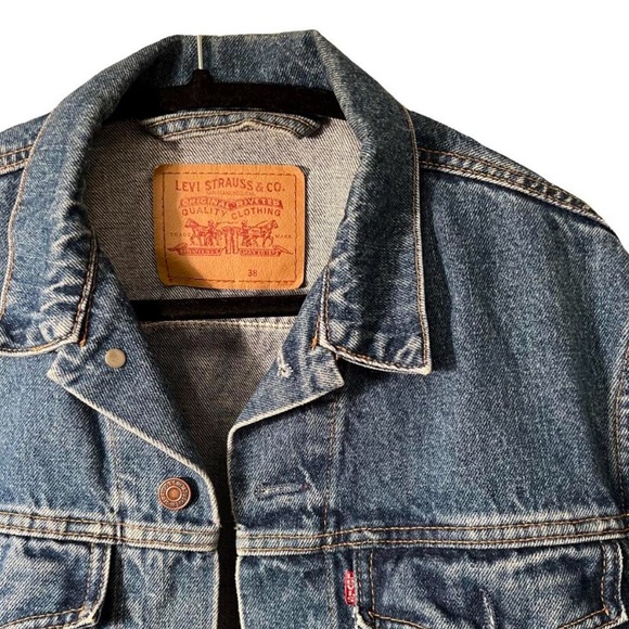 Vintage Levi’s jean jacket - Picture 3 of 4